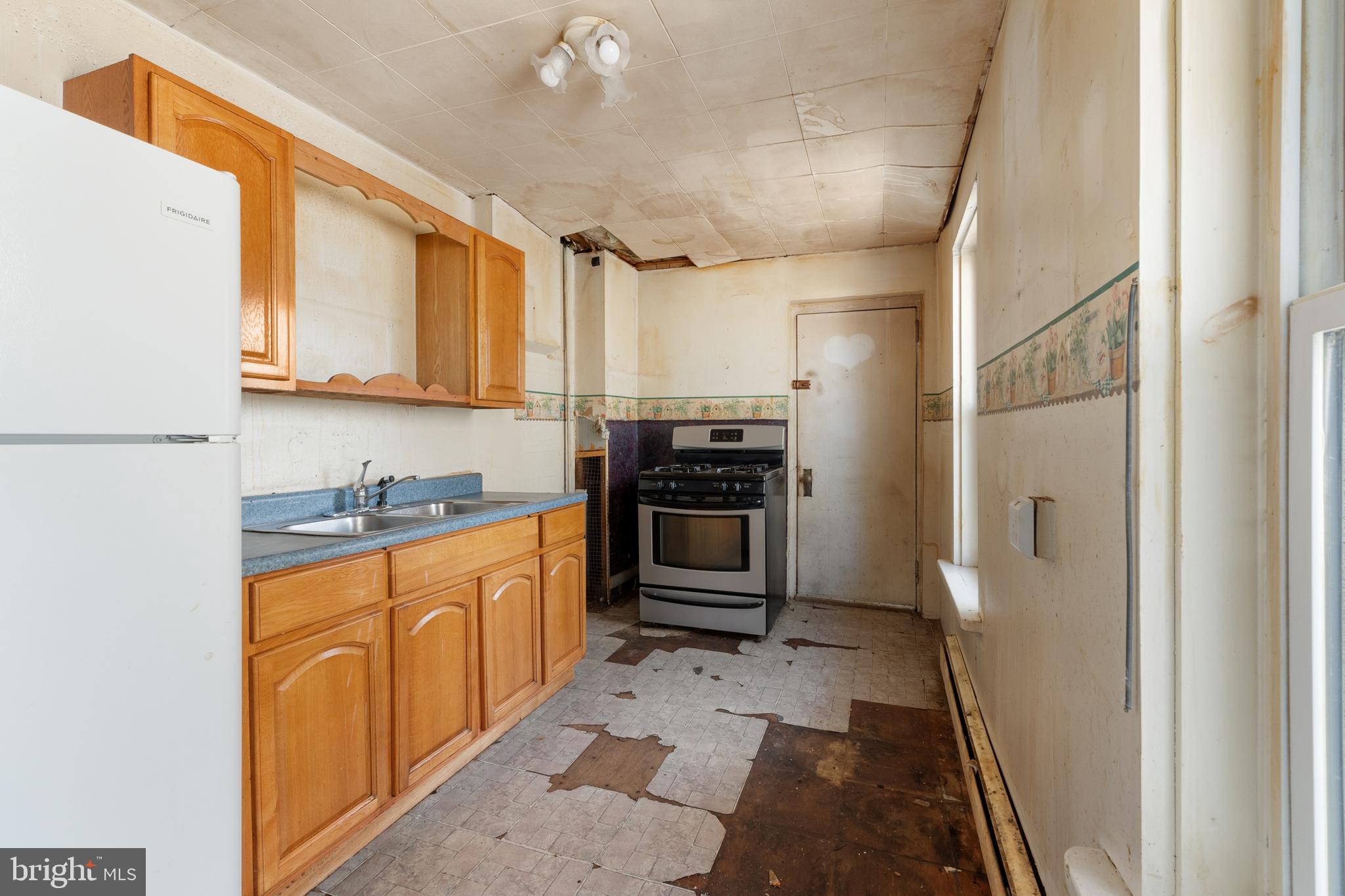 1228 Spring Street Reading, PA 19604 - Photo 6 of 21 Gallery Image 6