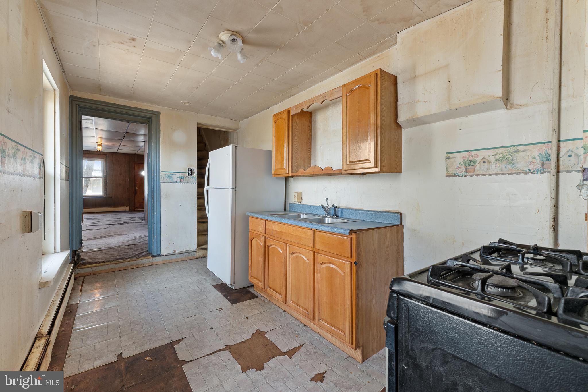 1228 Spring Street Reading, PA 19604 - Photo 7 of 21 Gallery Image 7