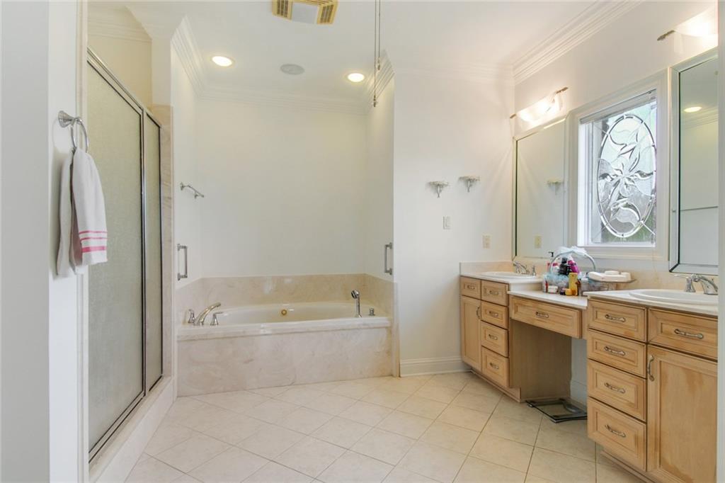 2432 Rue Notre Dame Gretna, LA 70056 - Photo 9 of 20