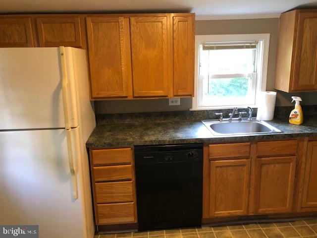 172 Truslow Road Fredericksburg, VA 22405 - Photo 7 of 17 Kitchen