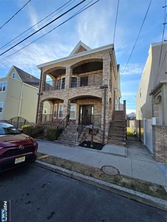 $2,500 | 124 Devon Terrace, Unit SECOND, Kearny, NJ 07032