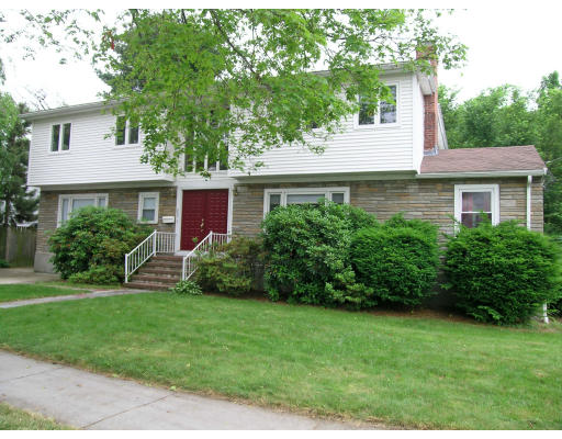 300 Woodcliff Road Newton, MA 02461 - Photo 3 of 18