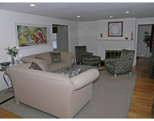 300 Woodcliff Road Newton, MA 02461 - Photo 4 of 18