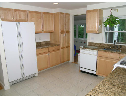 300 Woodcliff Road Newton, MA 02461 - Photo 7 of 18