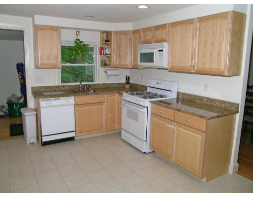 300 Woodcliff Road Newton, MA 02461 - Photo 8 of 18