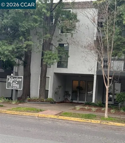 a view of a floor to the house