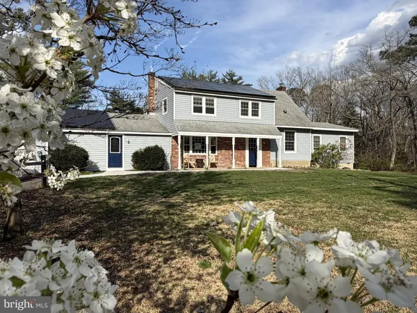 $695,000 | 2 Holly Drive, Medford, NJ 08055