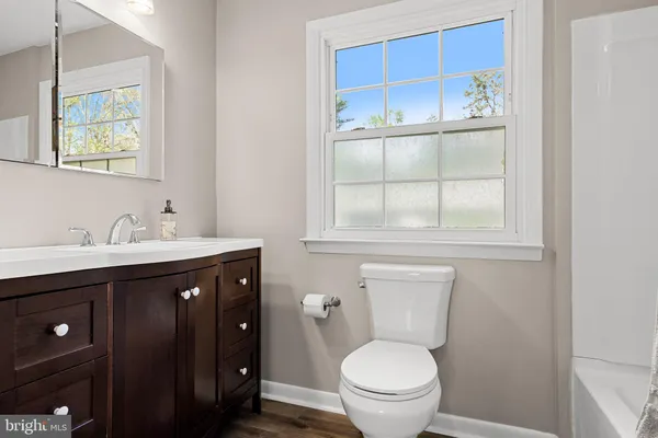 $695,000 | 2 Holly Drive, Medford, NJ 08055