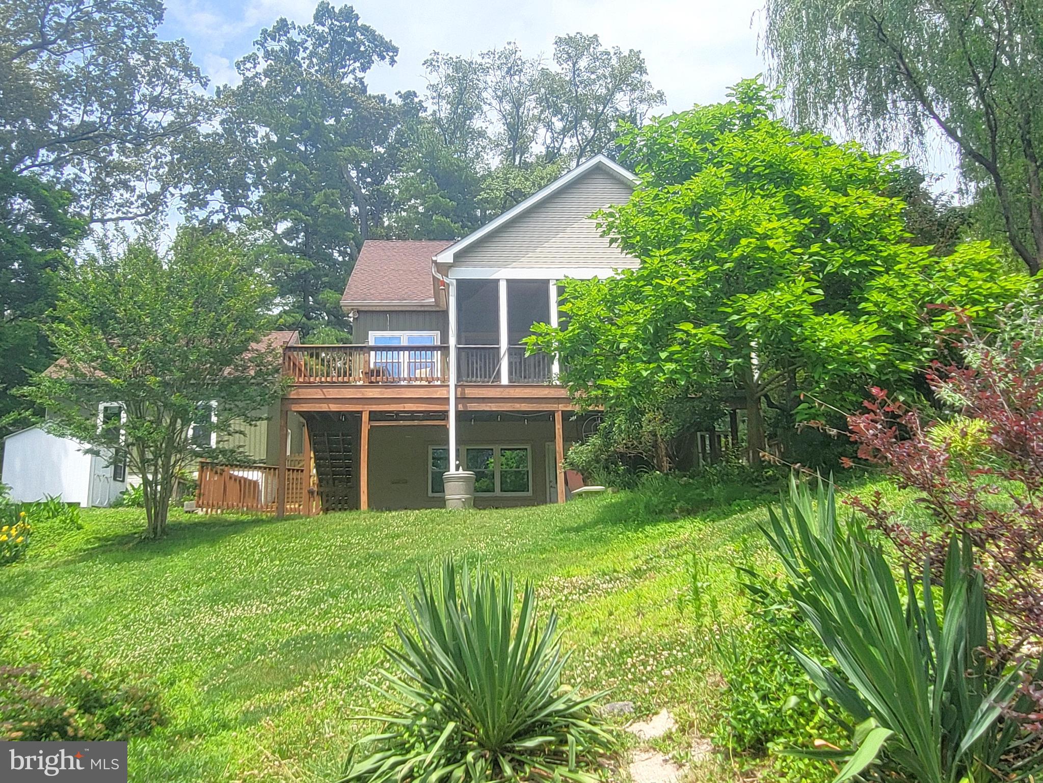 328 Oakdale Road Pasadena, MD 21122 - Photo 2 of 5 Stunning waterfront property with rolling yard