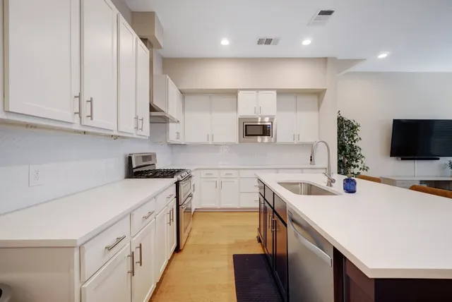 $699,000 | 2520 Bluebonnet Lane, Unit 41, Austin, TX 78704