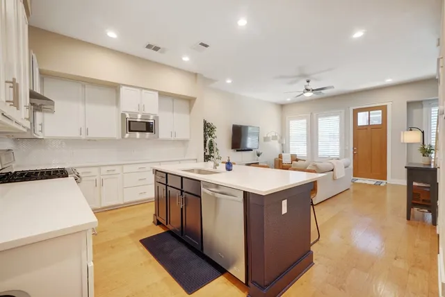 $699,000 | 2520 Bluebonnet Lane, Unit 41, Austin, TX 78704