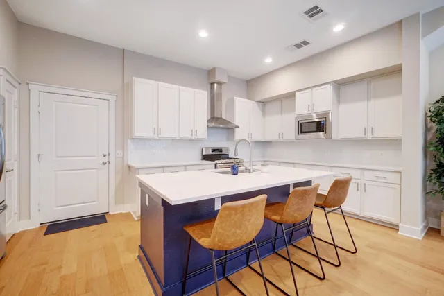 $699,000 | 2520 Bluebonnet Lane, Unit 41, Austin, TX 78704