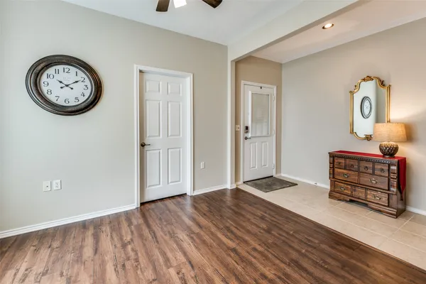 $1,900 | 203 Essex Lane, Georgetown, TX 78633