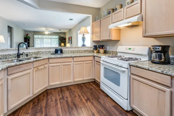 $1,900 | 203 Essex Lane, Georgetown, TX 78633