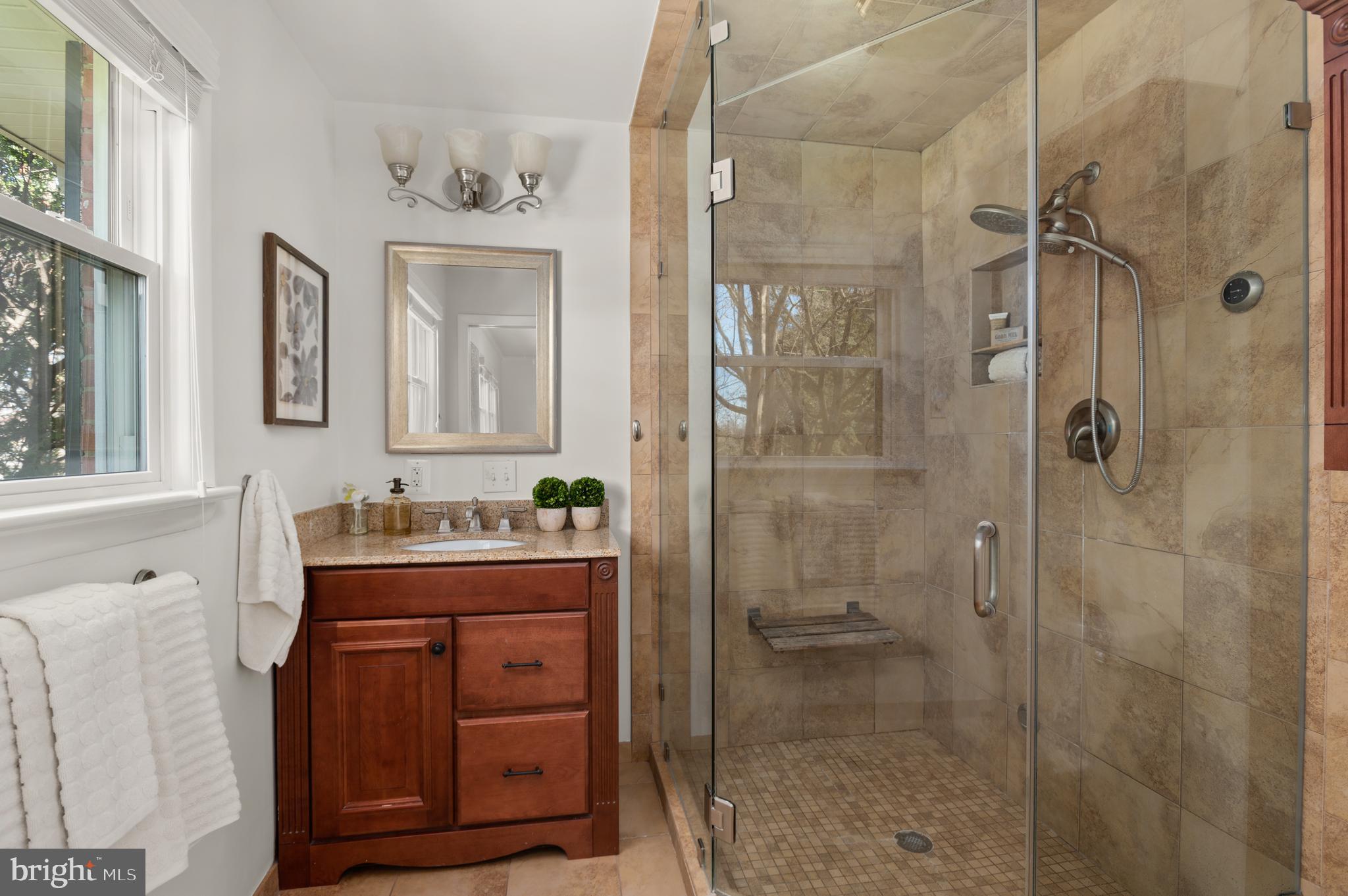 1533 Sinclair Drive McLean, VA 22101 - Photo 17 of 42 Primary Bath with steam shower