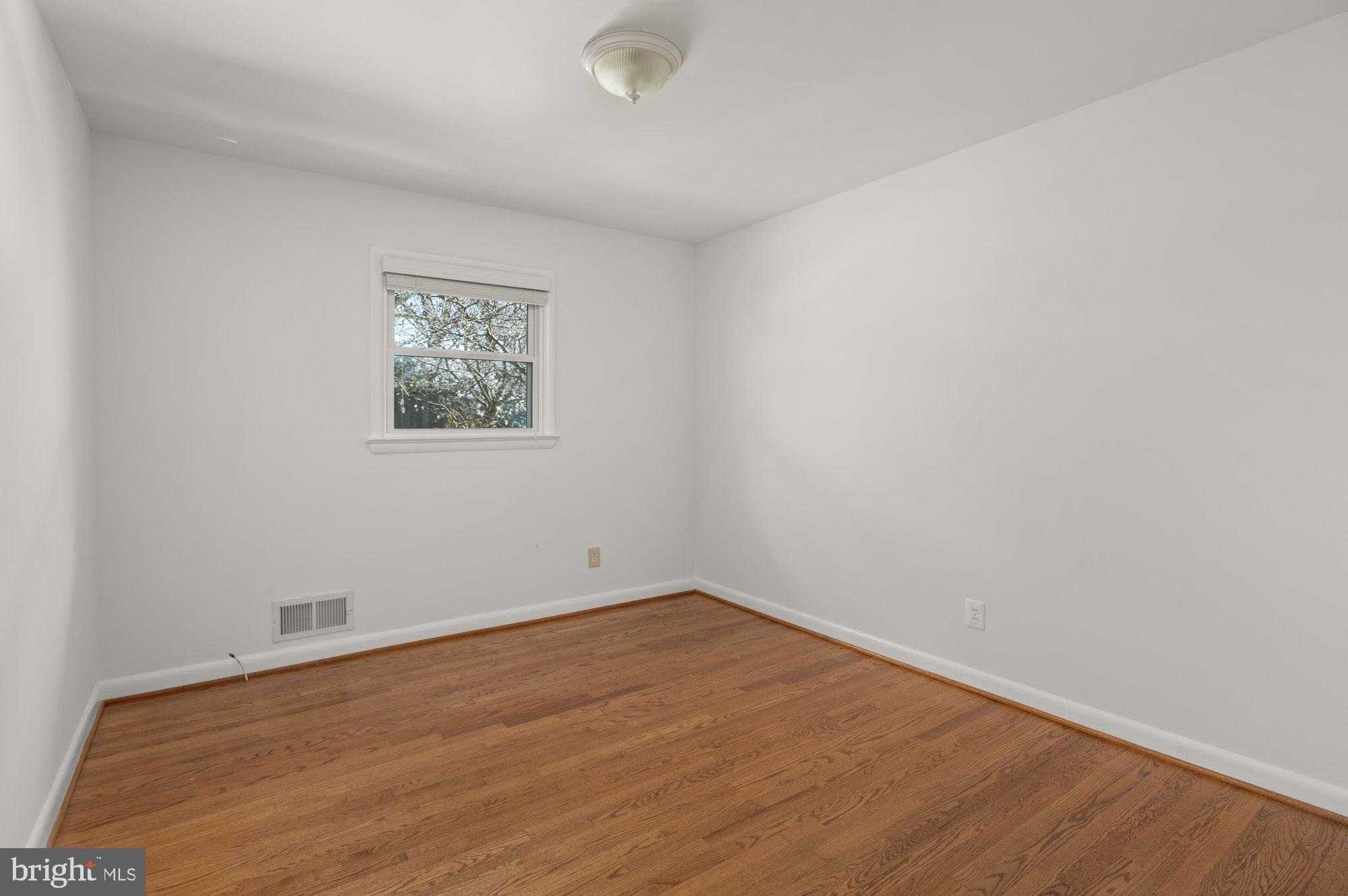 1533 Sinclair Drive McLean, VA 22101 - Photo 19 of 42 Guest Bedroom 1