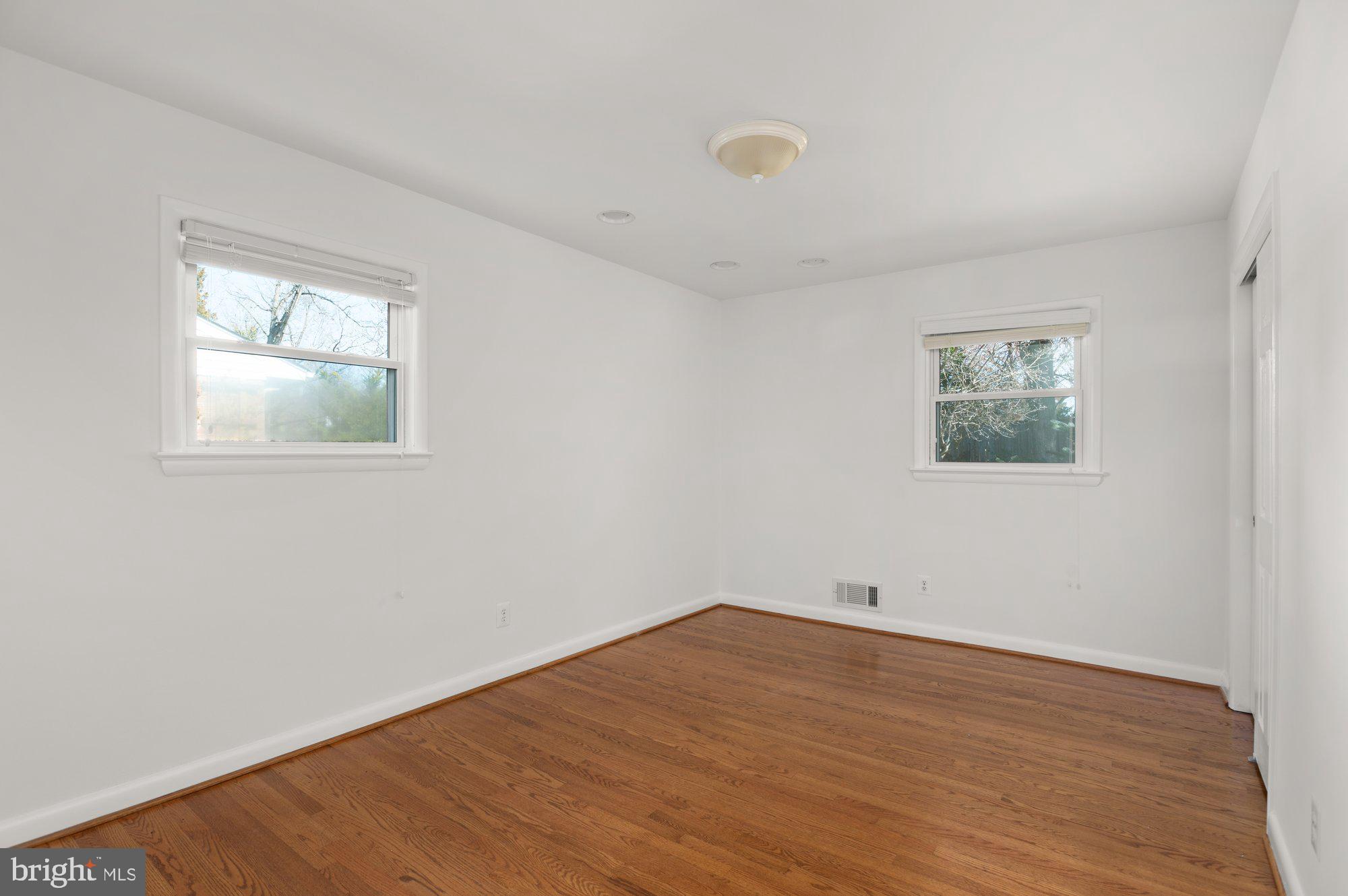 1533 Sinclair Drive McLean, VA 22101 - Photo 21 of 42 Guest Bedroom 2