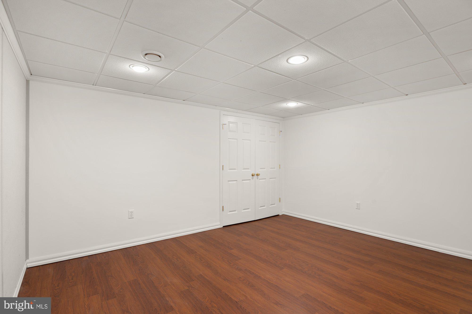 1533 Sinclair Drive McLean, VA 22101 - Photo 26 of 42 Lower Level Den w/closet