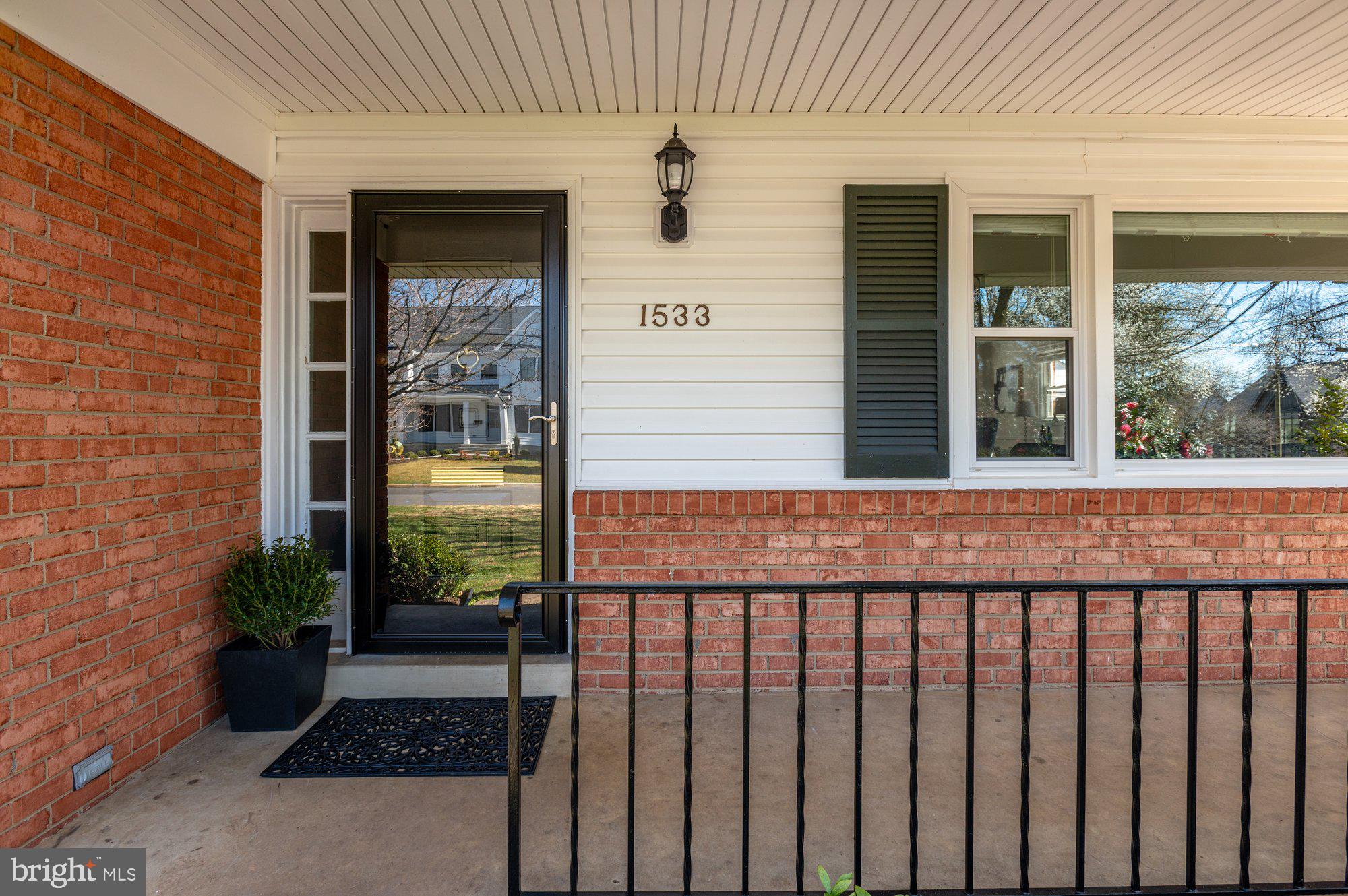 1533 Sinclair Drive McLean, VA 22101 - Photo 3 of 42 Front entrance + porch