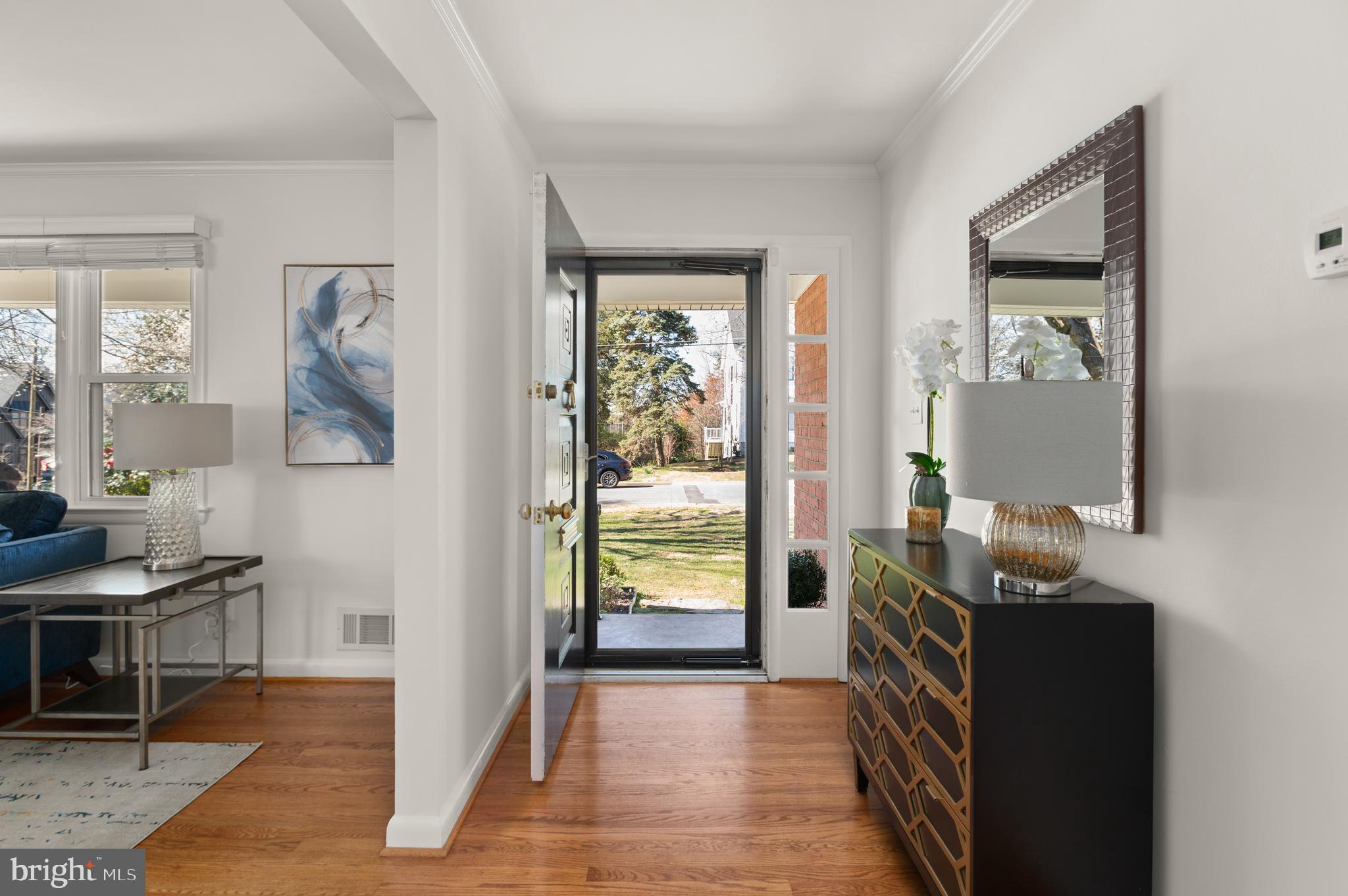 1533 Sinclair Drive McLean, VA 22101 - Photo 4 of 42 Entryway