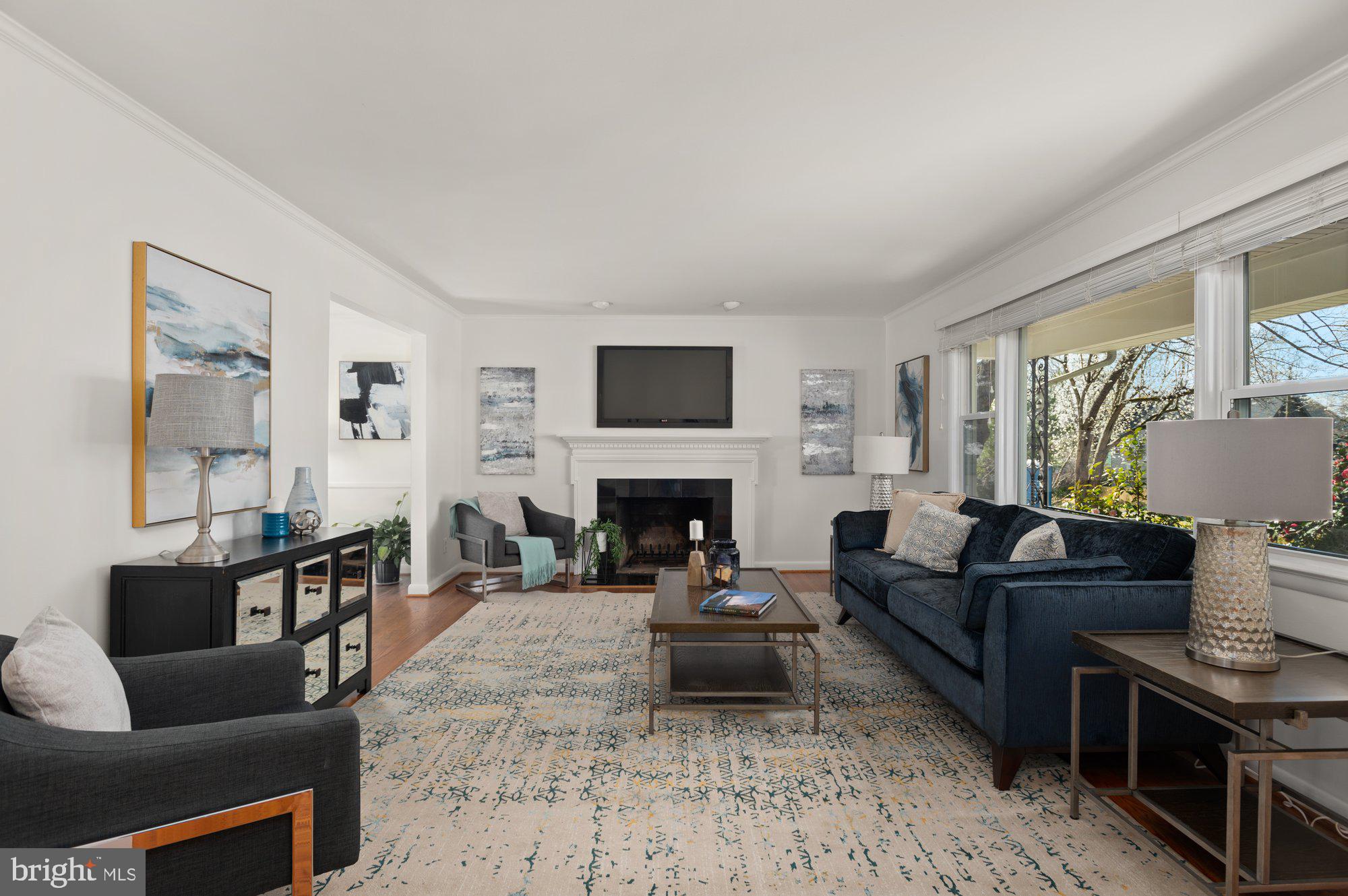 1533 Sinclair Drive McLean, VA 22101 - Photo 5 of 42 Living Room