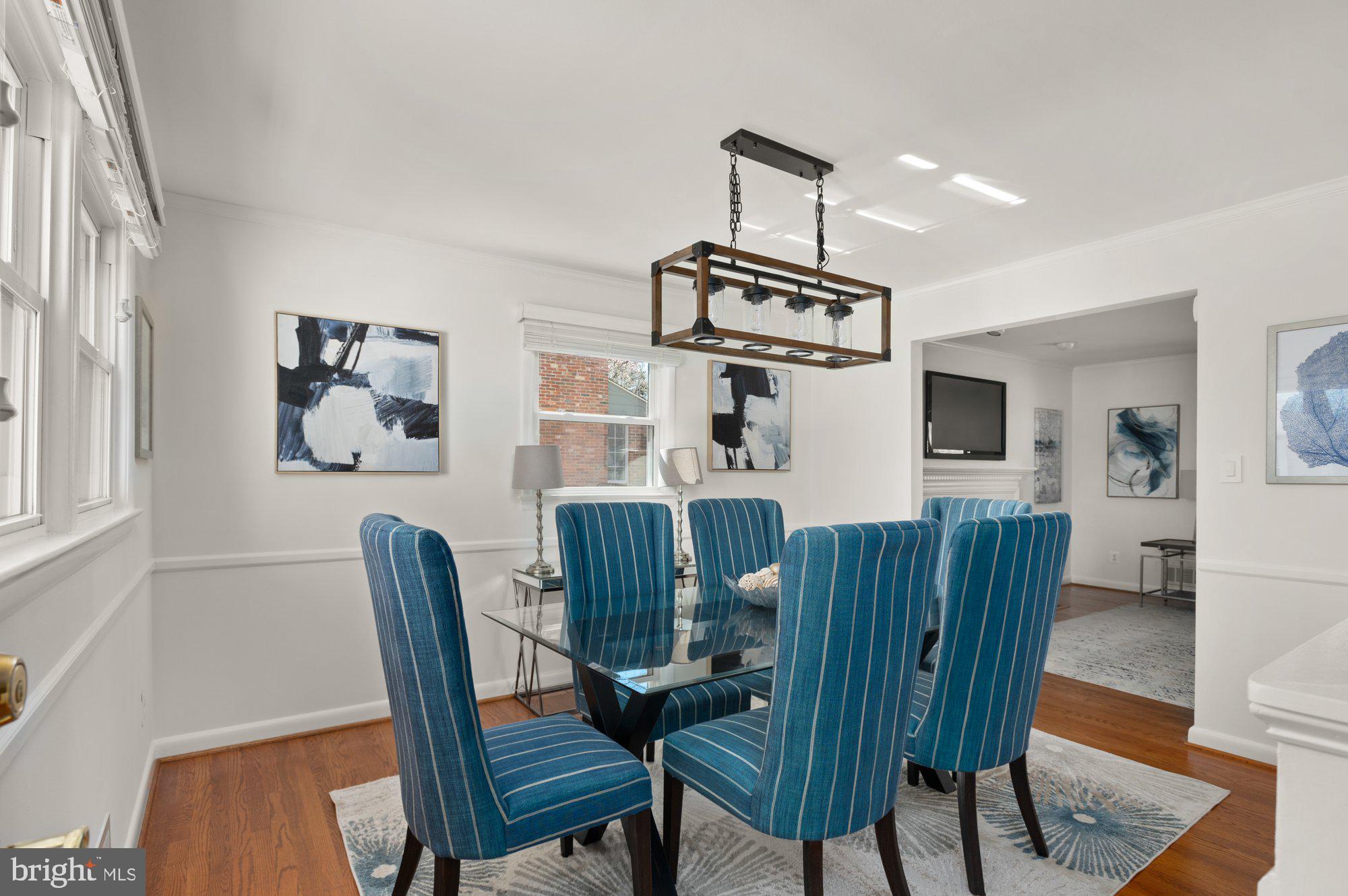 1533 Sinclair Drive McLean, VA 22101 - Photo 10 of 42 Light-filled Dining Room