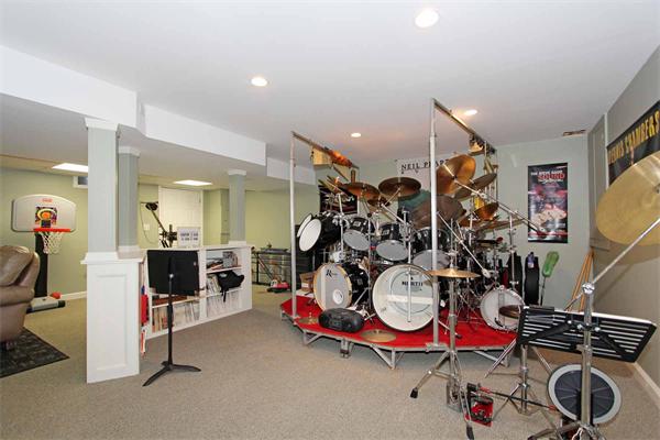 47 Richards Road Southborough, MA 01772 - Photo 20 of 21 Gallery Image 20