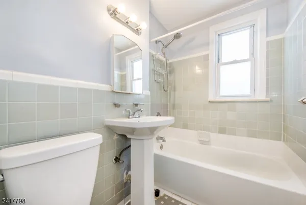 $1,450 | 23 Carpenter Terrace North, Unit 4, Belleville, NJ 07109