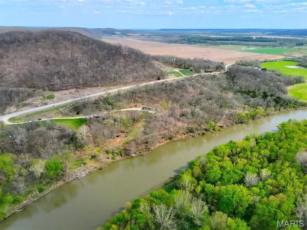 $535,000 | 4078 Highway 79, New London, MO 63459