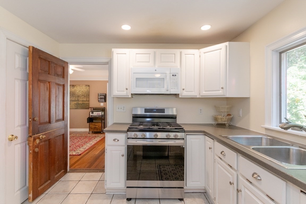 298 Maynard Road Sudbury, MA 01776 - Photo 15 of 41 Gallery Image 15