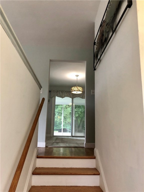 164 Old River Road Lincoln, RI 02865 - Photo 5 of 29 Gallery Image 5
