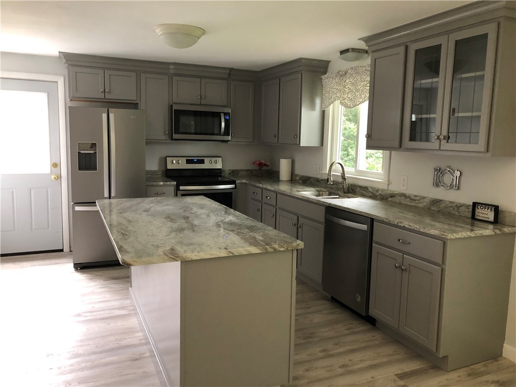 164 Old River Road Lincoln, RI 02865 - Photo 6 of 29 Gallery Image 6