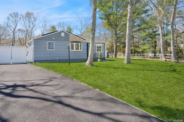 $990,000 | 94 Bay Avenue, Hampton Bays, NY 11946