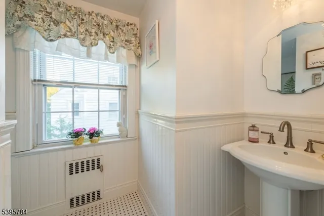 $799,900 | 31 Cleveland Road, Caldwell, NJ 07006