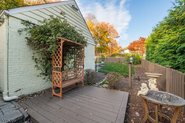 $799,900 | 31 Cleveland Road, Caldwell, NJ 07006