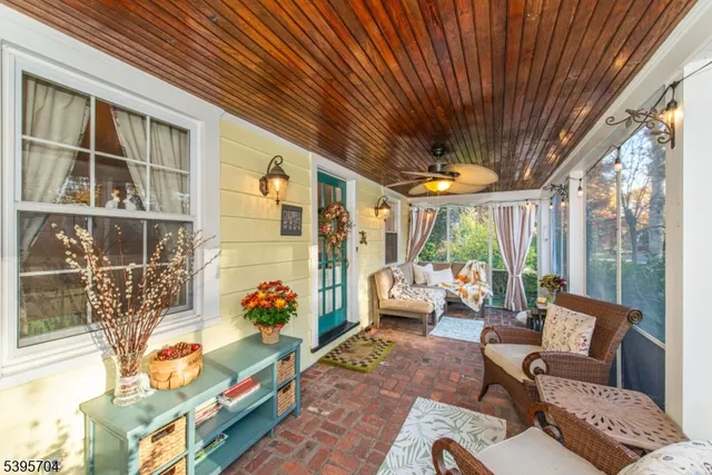 $799,900 | 31 Cleveland Road, Caldwell, NJ 07006