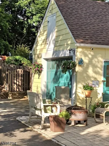 $799,900 | 31 Cleveland Road, Caldwell, NJ 07006