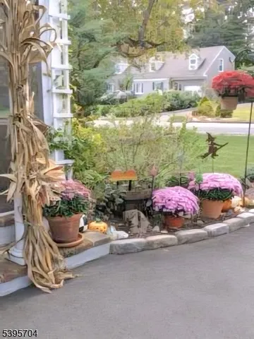 $799,900 | 31 Cleveland Road, Caldwell, NJ 07006