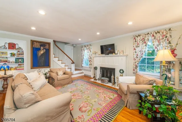 $799,900 | 31 Cleveland Road, Caldwell, NJ 07006