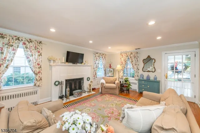 $799,900 | 31 Cleveland Road, Caldwell, NJ 07006