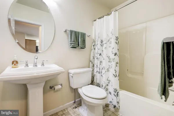 $449,900 | 5 Hardy Court, Lancaster, PA 17602