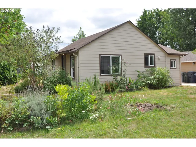 $285,000 | 1890 West 12th Avenue, Eugene, OR 97402