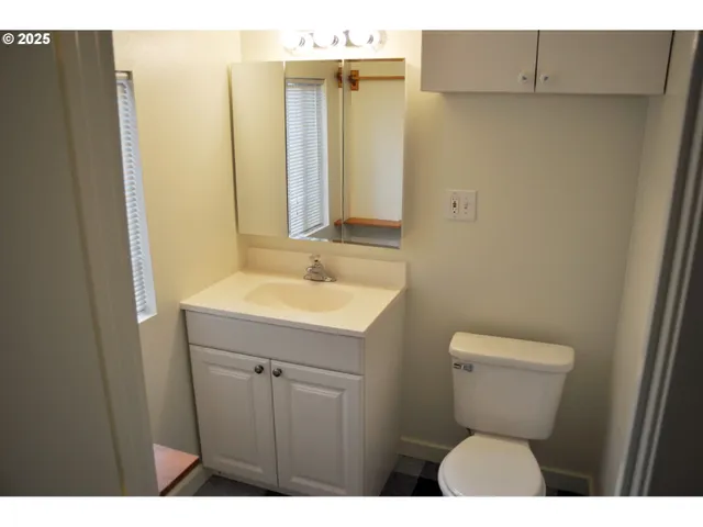 $285,000 | 1890 West 12th Avenue, Eugene, OR 97402