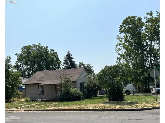 $285,000 | 1890 West 12th Avenue, Eugene, OR 97402