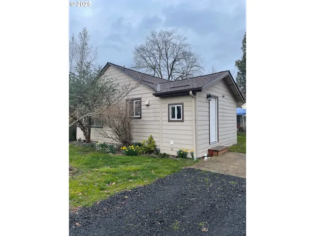 $285,000 | 1890 West 12th Avenue, Eugene, OR 97402