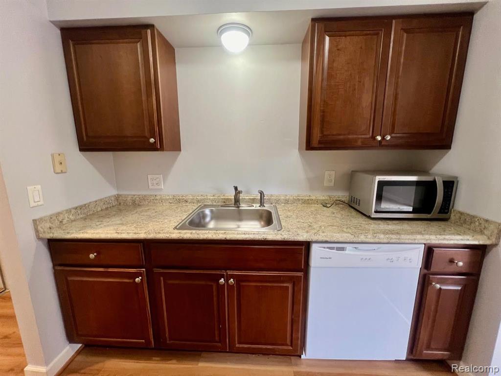 30060 West 12 Mile Road, Unit 94 Farmington, MI 48334 - Photo 11 of 22