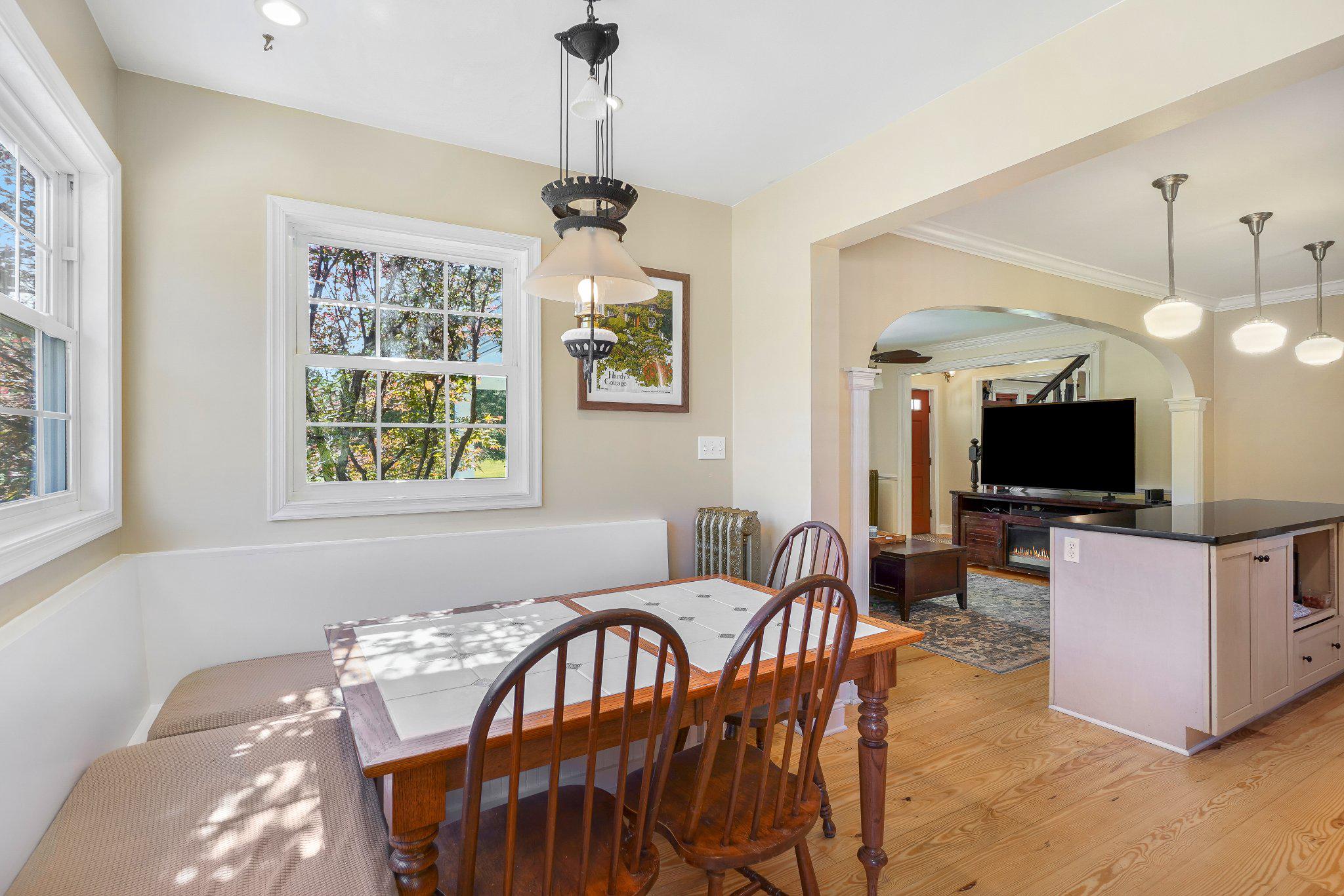 8446 Turnbull Road Warrenton, VA 20186 - Photo 19 of 39 Bright and inviting breakfast nook