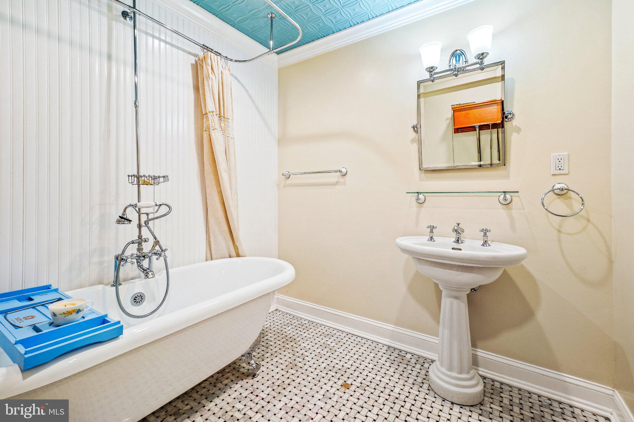 8446 Turnbull Road Warrenton, VA 20186 - Photo 27 of 39 Charming vintage bathroom retreat.