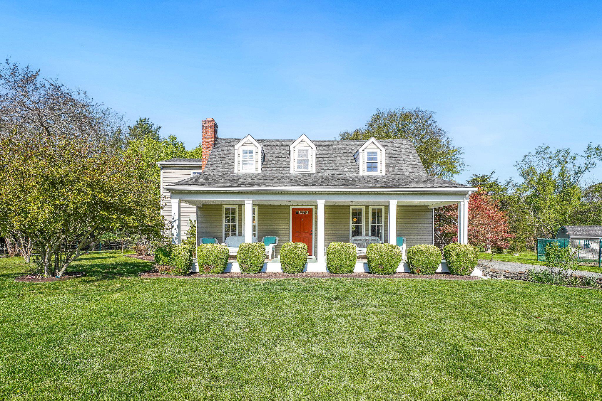 8446 Turnbull Road Warrenton, VA 20186 - Photo 4 of 39