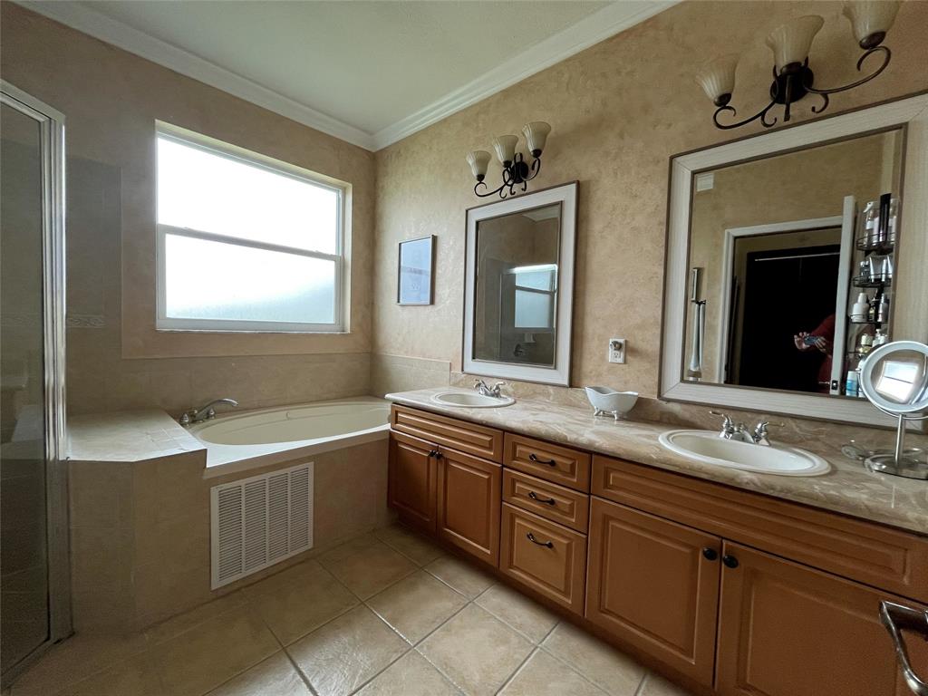 5261 Southwest 141st Terrace Miramar, FL 33027 - Photo 11 of 20